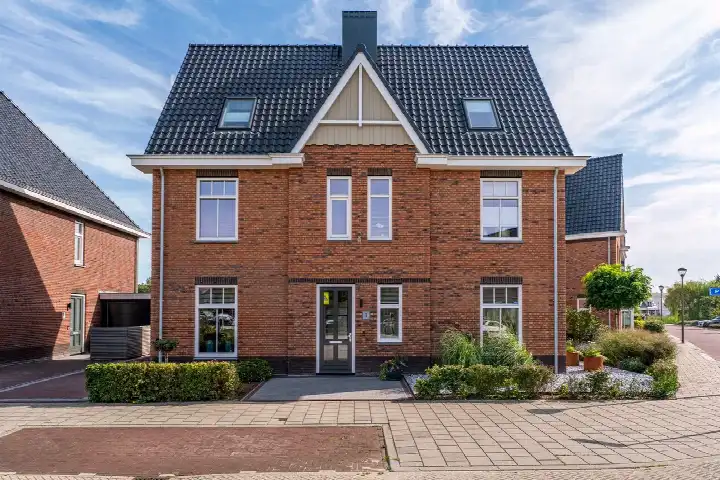 Detached house for sale: Pioenroos 1, Hooghkamer Voorhout