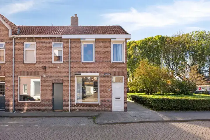 Hoekwoning te koop: Pironstraat 86, Bouwmeestersbuurt Noord Tilburg