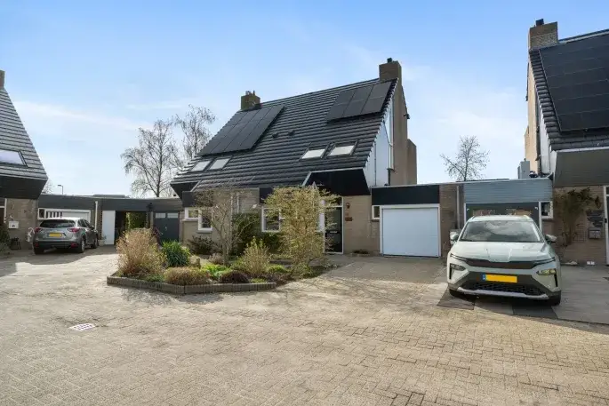 Terraced house for sale: Plaete 15, Oud-Beijerland Oosterse Gorzenwijk Oud-Beijerland