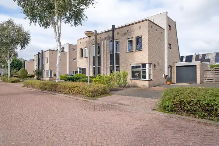 Semi-detached for sale: Planetenlaan 27, Planetenbuurt Assen