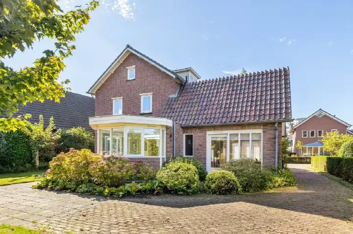 Vrijstaande woning te koop: Planthofsweg 10, Bornsestraat en omgeving Zuid Almelo