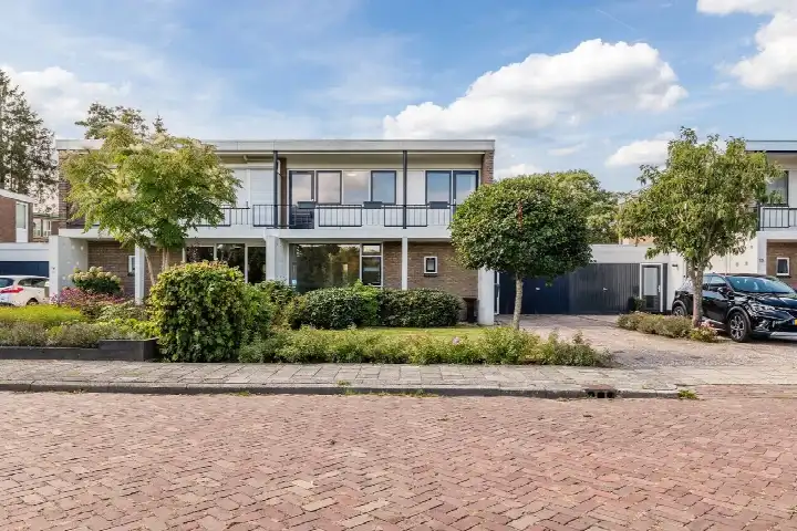 Terraced house for sale: Plantsoenstraat 15, Magrietpark Sappemeer