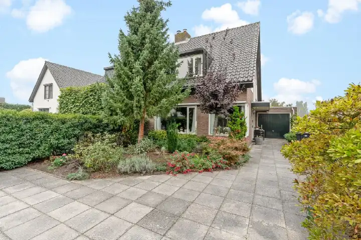 Corner house for sale: Plasweg 27A, Zuidplas 80 Waddinxveen