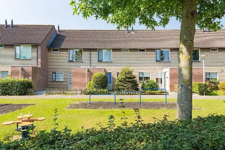 Hoekwoning te huur: Plataan 16, Salderes Best