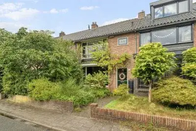 Tussenwoning te koop: Plataanlaan 16, Veldkamp Harderwijk