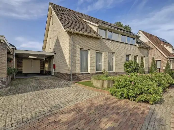 Semi-detached for sale: Plataanstraat 22, Kerkdriel Kerkdriel