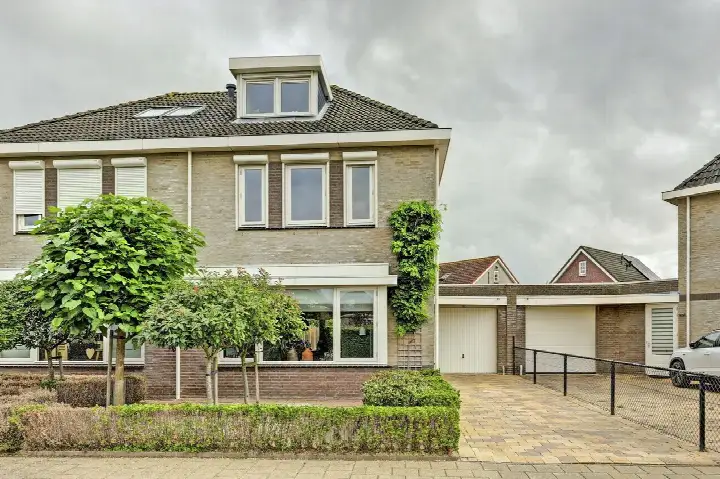 Tussenwoning te koop: Plataanstraat 34, Sint Philipsland Sint Philipsland