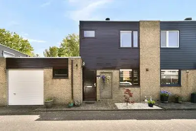 Terraced house for sale: Platanendreef 284, Drevenbuurt Vlaardingen