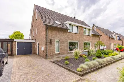 Terraced house for sale: Platanenhage 40, De Hagen Stadskanaal