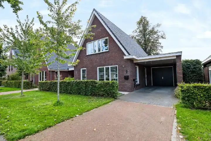 Vrijstaande woning te koop: Plesmanstraat 9, Teuge Dorpskern Teuge