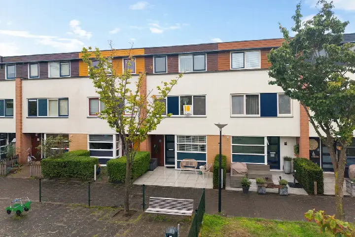 Tussenwoning te koop: Plevierstraat 16, Vogelbuurt Maassluis