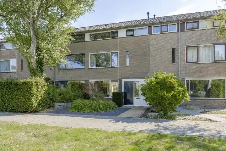 Terraced house for sale: Ploeglaan 21, Zuidbuurt Eemnes