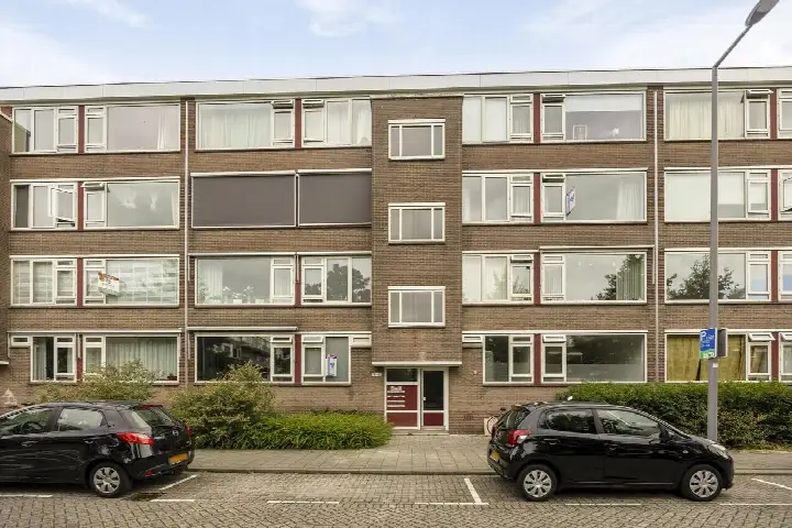 Apartment for sale: Plotinusstraat 30, Lombardijen Rotterdam