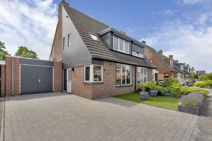Tussenwoning te koop: Pluutstraat 22, Vrijheid Elburg
