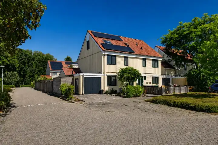 Hoekwoning te koop: poldermolenweg 141, Molenbuurt Oost Almere