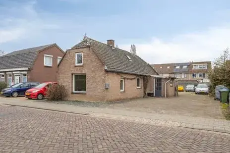 Detached house for sale: Polstraat 16, Aalburg Wijk En Aalburg