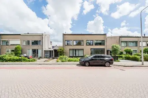 Tussenwoning te koop: Pompe van Meerdervoortsingel 31, Kruiswiel Hendrik-Ido-Ambacht
