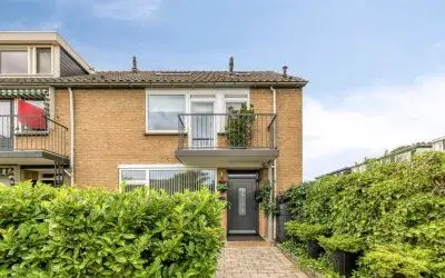 Corner house for sale: Poolsterhof 1, Sterrenburg 1-Oost Dordrecht