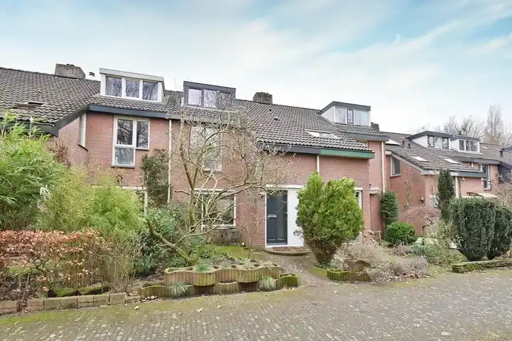 Terraced house for sale: Poolvos 25, Huizermaat Zuid Huizen