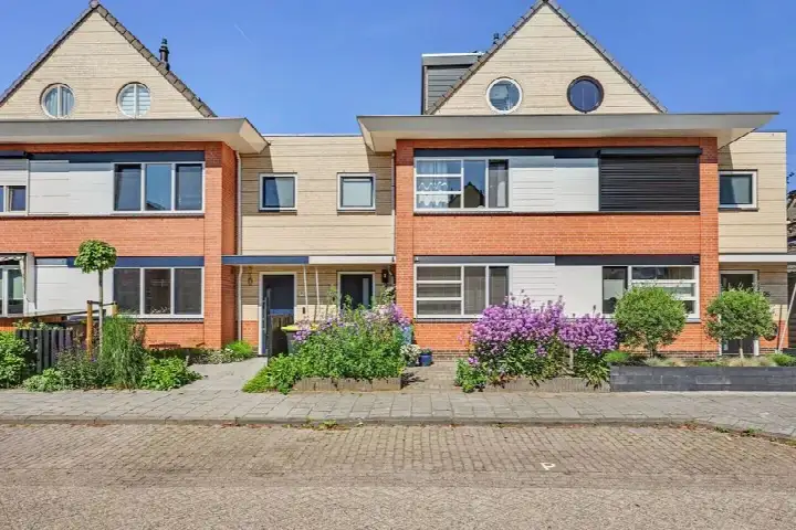 Terraced house for sale: Poortlaan 93, Oud-Beijerland Poortwijk Oud-Beijerland