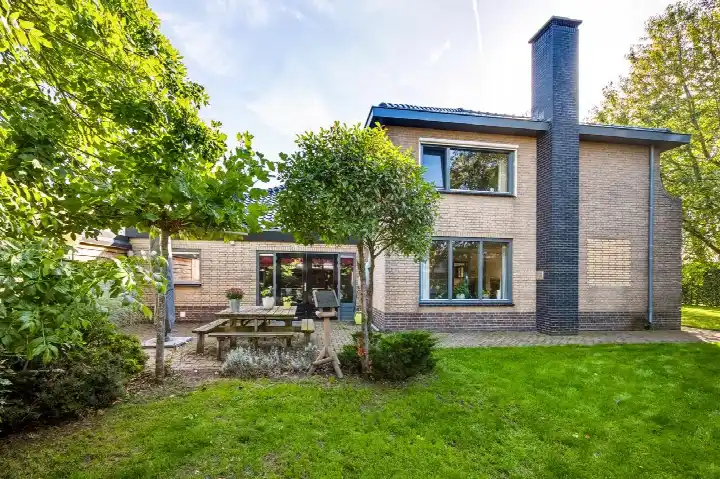 Vrijstaande woning te koop: Populierenstraat 10, Kern Boven-Leeuwen Boven-Leeuwen