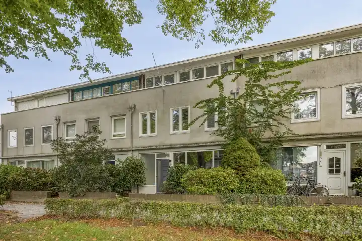 Tussenwoning te koop: Postelse Hoeflaan 6, Het Zand Noord-Oost Tilburg