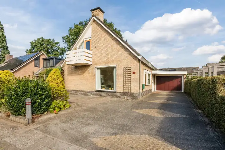 Detached house for sale: Pr.Clauslaan 30, Nieuwleusen Centrum-noord Nieuwleusen