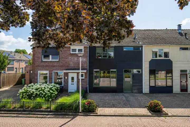 Tussenwoning te koop: Pr Willem Alexanderstr 40, Binnenlanden-West Genemuiden