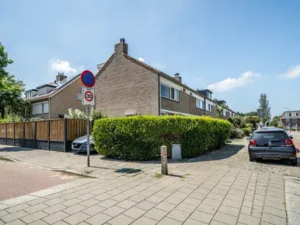Hoekwoning te koop: President Kennedylaan 20, Bloemenbuurt Oegstgeest