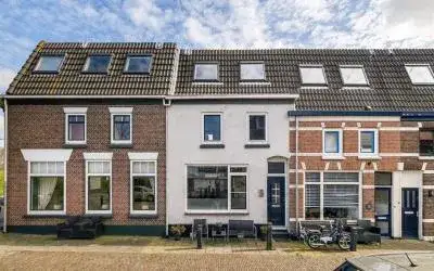 Tussenwoning te koop: President Steynstraat 11, Taanschuurpolder Maassluis