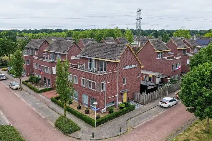 Corner house for sale: Priemeind 2, Heuveleind Best