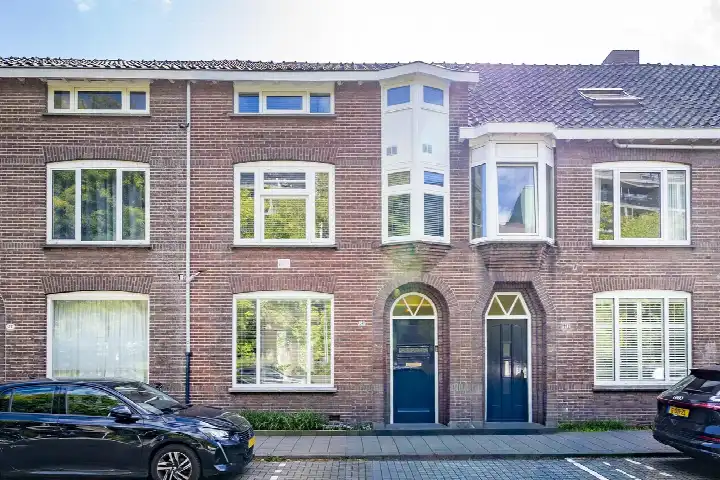 Terraced house for sale: Primus van Gilsstraat 24, Broekhoven I West Tilburg