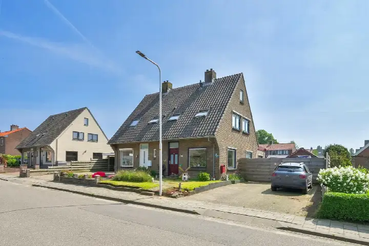 Twee-onder-één-kap te koop: Prins Bernhardlaan 39, Amerongen-Dorp Amerongen