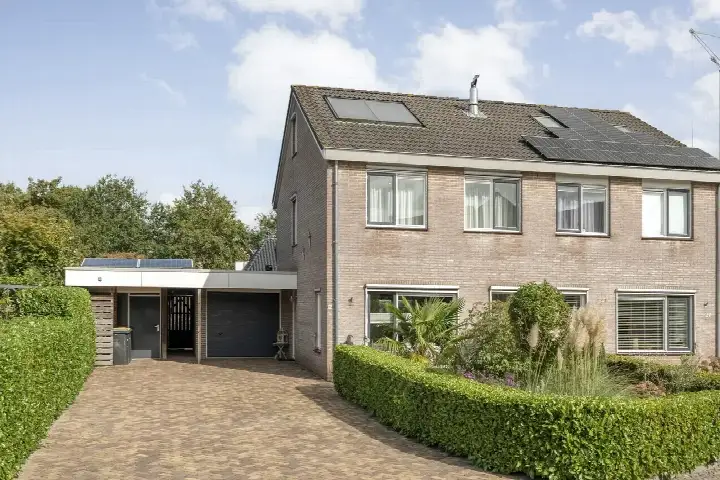 Twee-onder-één-kap te koop: Prins Bernhardstraat 25, Oostwijken, De Beitel Steenwijk