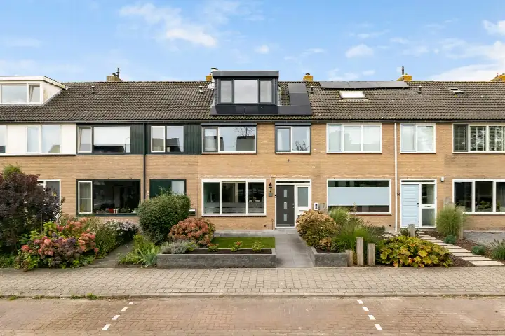 Tussenwoning te koop: Prins Bernhardweg 13, Kockengen Dorp Kockengen