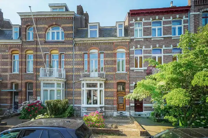 Terraced house for sale: Prins Bisschopsingel 35, Villapark Maastricht
