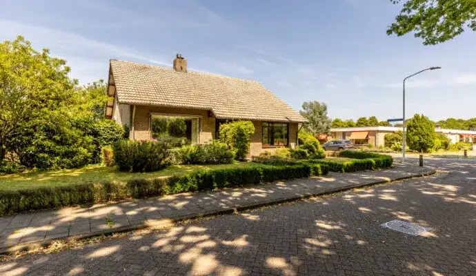 Detached house for sale: Prins Hendriklaan 18, Wilhelminadorp Best
