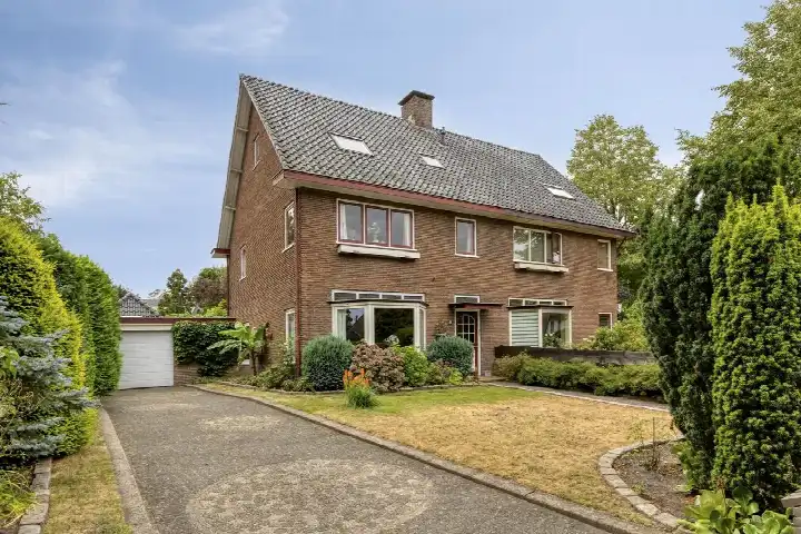 Twee-onder-één-kap te koop: Prins Hendriklaan 9, Soestdijk Soest