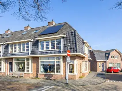 Corner house for sale: Prins Hendrikstraat 73, Buitenuitbreiding-West Sliedrecht