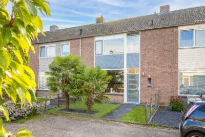 Terraced house for sale: Prins Willem-Alexandersingel 11, Beesd West Beesd