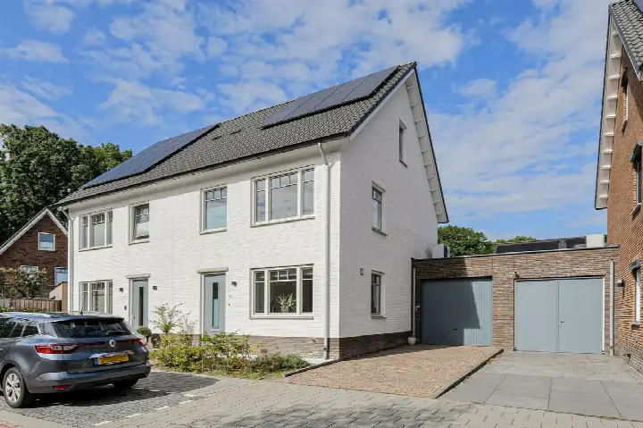 Tussenwoning te koop: Prinses Arianestraat 16, Oud-West Oosterhout (Nb)
