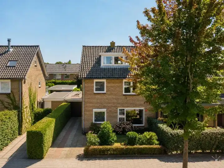 Tussenwoning te koop: Prinses Beatrixstraat 17, Baambrugge Dorp Baambrugge