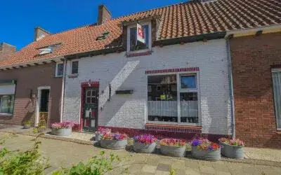 Tussenwoning te koop: Prinses Beatrixstraat 19, Schoondijke Schoondijke