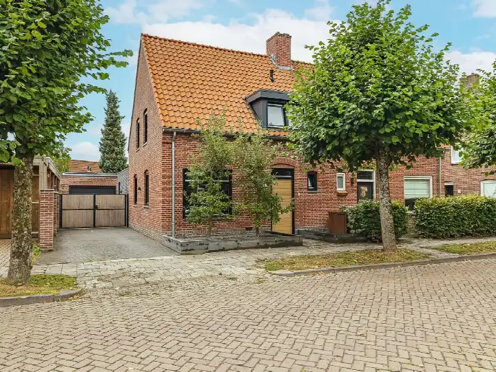 Twee-onder-één-kap te koop: Prinses Beatrixstraat 25, omg. 'Prinsessen' wijk Oisterwijk