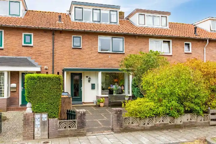 Tussenwoning te koop: Prinses Beatrixstraat 40, Nieuw-Loosdrechtsedijk Loosdrecht