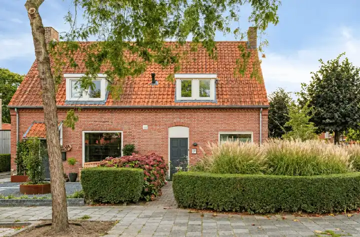 Semi-detached for sale: Prinses Irenestraat 30, omg. 'Prinsessen' wijk Oisterwijk