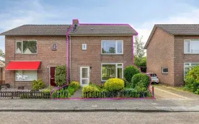 Twee-onder-één-kap te koop: Prinses Irenestraat 5, Overasselt Overasselt