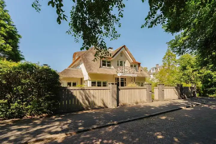 Vrijstaande woning te koop: Prinses Marijkelaan 2, Oranjebuurt Amstelveen