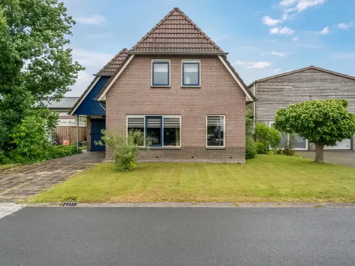 Vrijstaande woning te koop: Productieweg 9, Hasselt Industrieterrein Hasselt