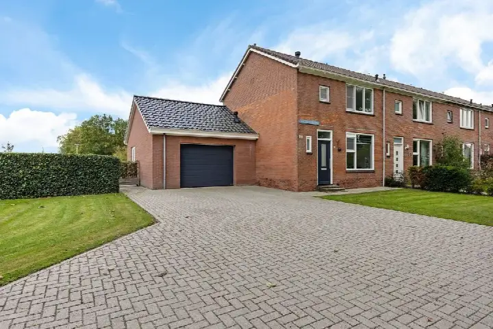 Hoekwoning te koop: Prof. Holwardastrjitte 55, Holwerd Holwert